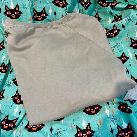 Crew neck sweatshirt with bulldog design NWT - Picture 3 of 8